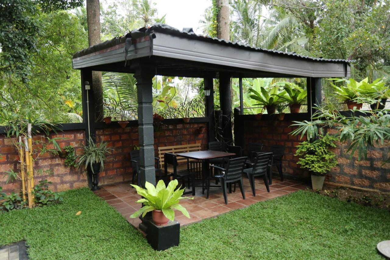 Edwin'S Airport Stay Dalupotha Exterior photo