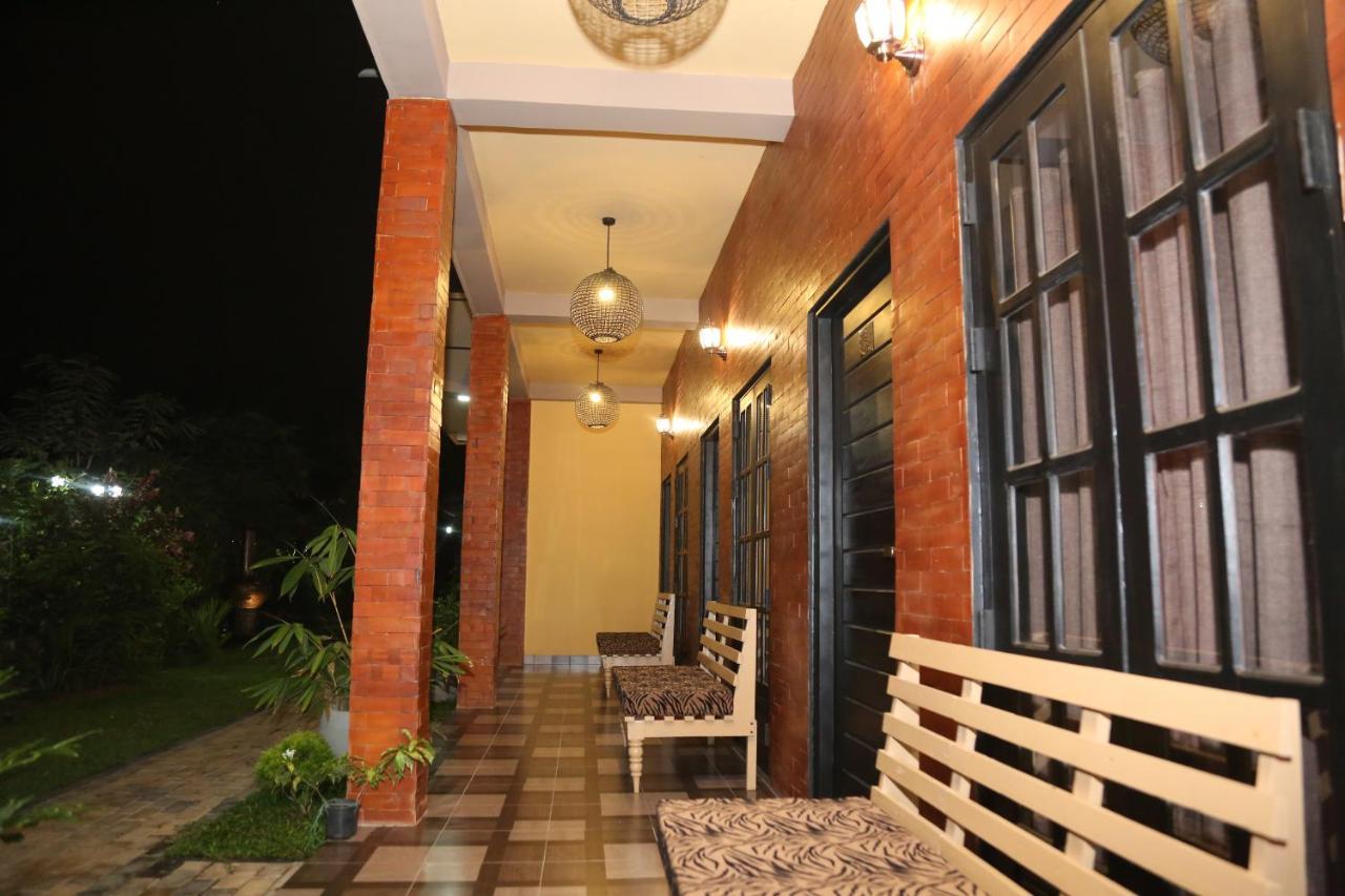 Edwin'S Airport Stay Dalupotha Exterior photo
